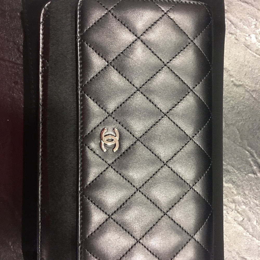 chanel WOC